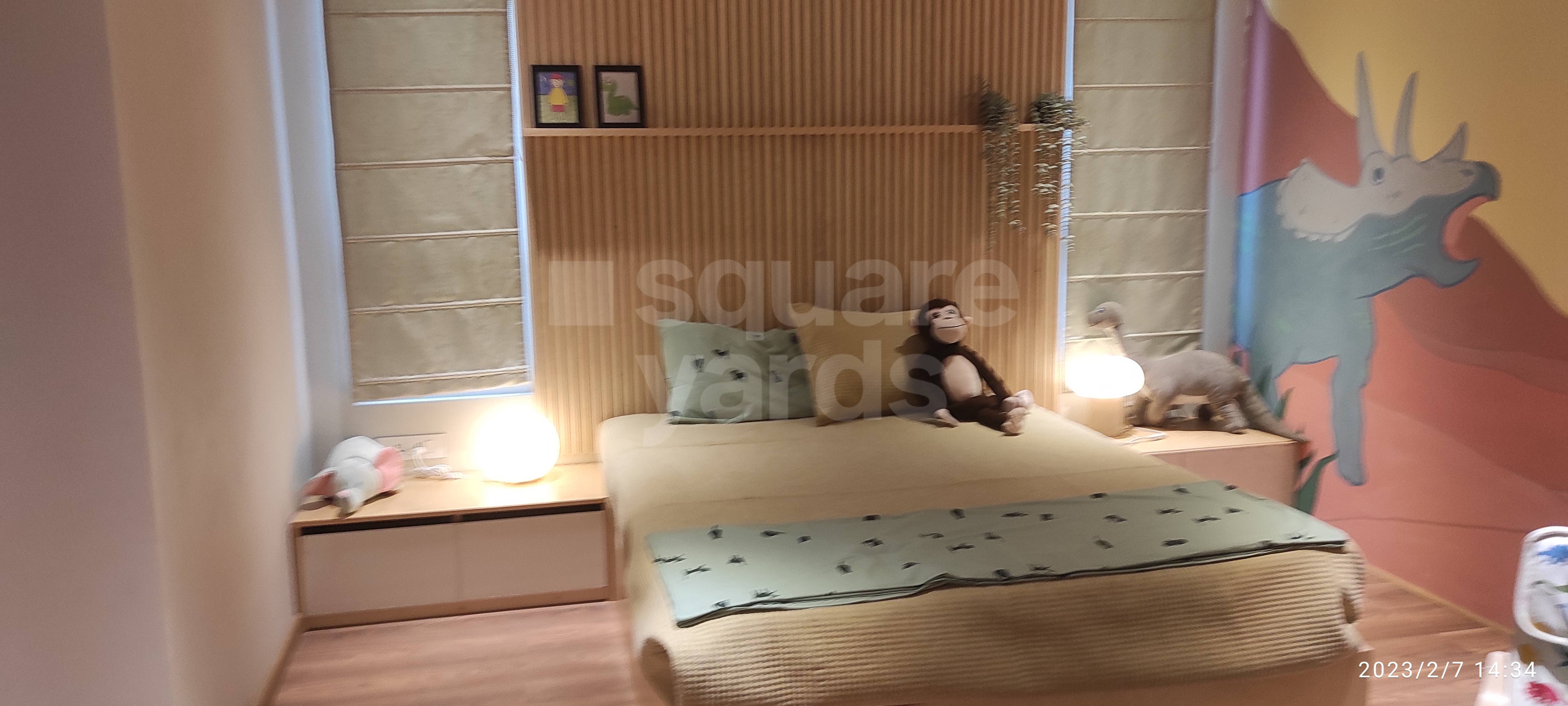 Resale Bedroom Sq Ft Apartment In Aparna Sarovar Zicon