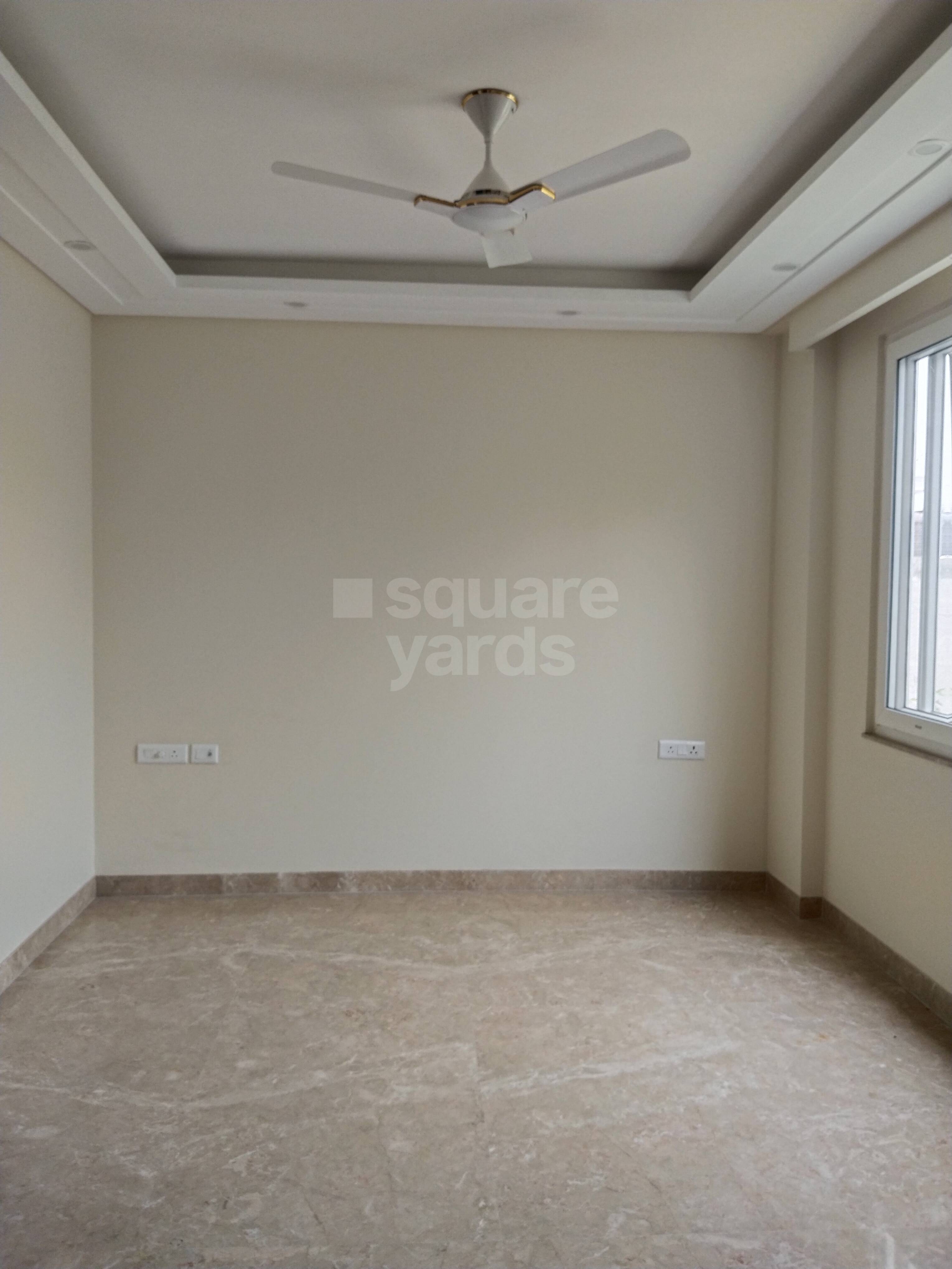 Resale Bedroom Sq Ft Builder Floor In Rwa East Of Kailash Block