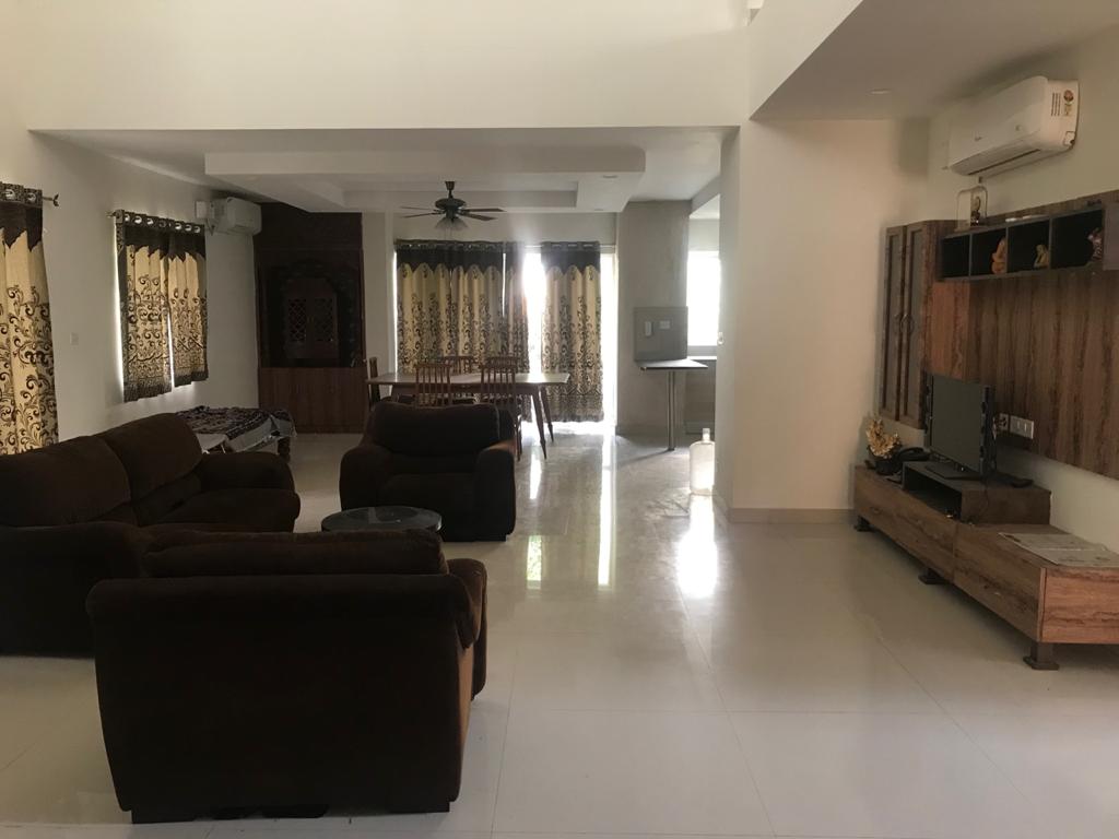 Resale Bedroom Sq Ft Villa In Mak Banyan Tree Retreat