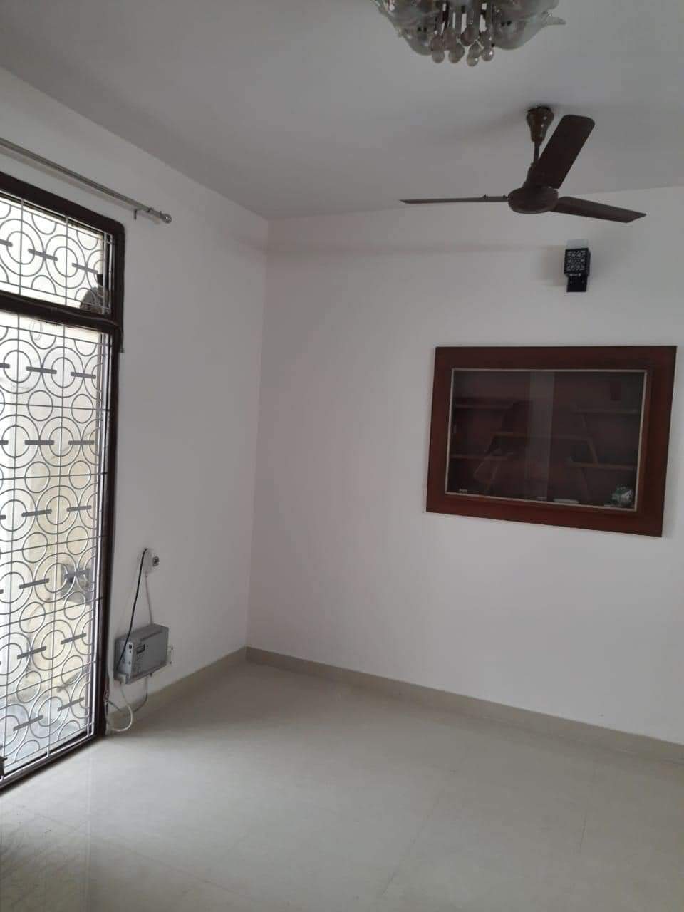 Resale Bedroom Sq Ft Builder Floor In East Of Kailash Delhi