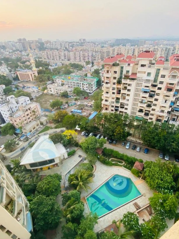 Resale 3 Bedroom 2300 Sq.Ft. Penthouse in Kolte Patil Margosa Heights