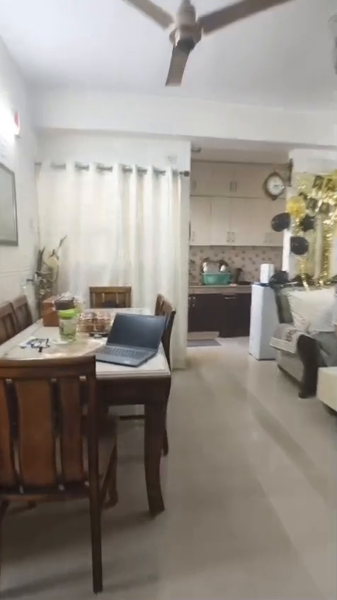 Ssc Saphire Rajnagar extension Ghaziabad size 852 price 6000000