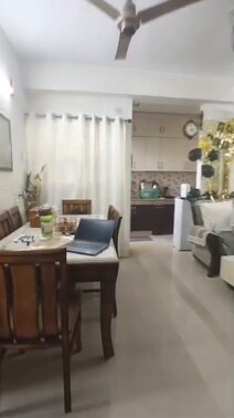 Ssc Saphire Rajnagar extension Ghaziabad size 852 price 6000000