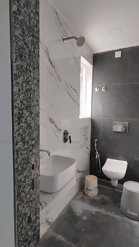 Oshiwara 2bhk FF 
Andheri west Rental with White Goods
9987441730