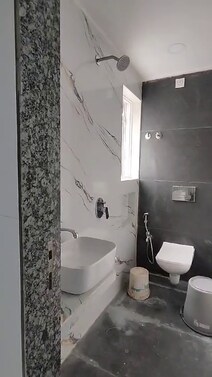 Oshiwara 2bhk FF 
Andheri west Rental with White Goods
9987441730