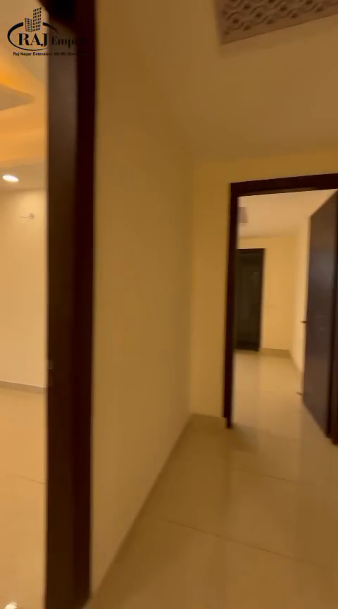 Low rise 4 bhk 
4 side green area 
Demand 1 cr 65 lakh 
Ready to move in 