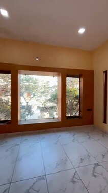 Good location Vijay Nagar near city centre affordable price , wide road
