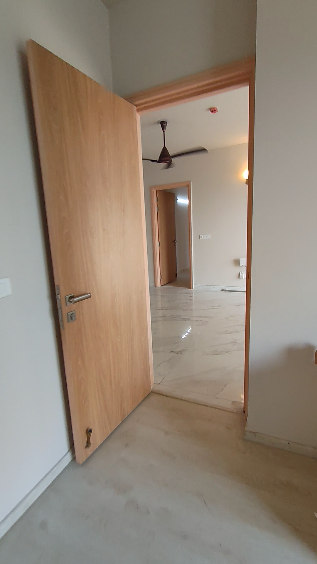 3bhk beautiful apartment in M3M heights.
We have multiple options for sale & rent

Contact 9339374042