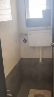 1 BHK flat for sale, 27 lakhs package. At Nallasopara west on 7th floor 