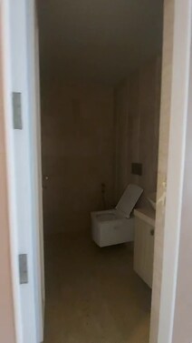 4BHK for RENT
 Location Gulmohar road No.9 Juhu
 Condition SEMI-FURNISHED
Carpe