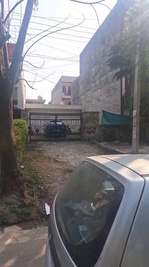 12 marla kothi facing park at eco city 1 new Chandigarh mullanpur 
8837715671