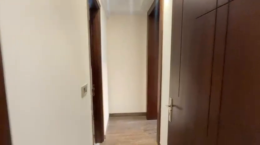 Sec 14
500gaj builder floor 
4th flr with roof right also available
4.25 cr