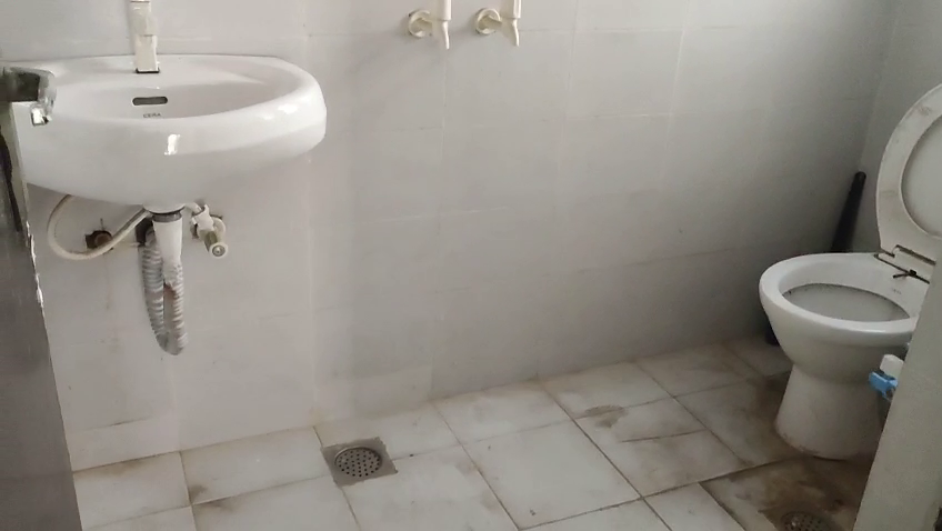 park elite floor 
3bhk Gf
250 sq yrd semi 24-25k
rent