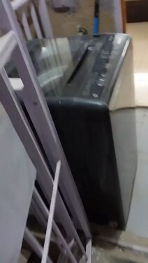 3 BHK fully furnished 
1st floor 
Rent 23k
Auric City sector 82