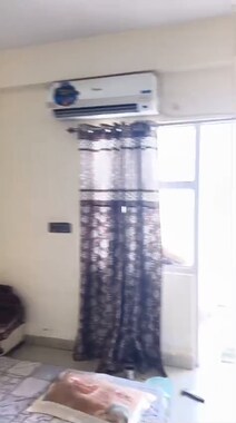 
3 bhk semi furnished 
Exclusive 1 sec 86
On rent
Rent 18k