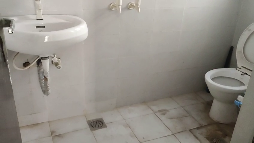 Available for rent 
park elite floor 
3bhk
 Gf
250 sq yrd semi 
Rent-25k
rent
