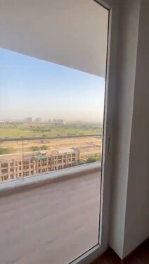 ....Available for sale... 

Omaxe Royal residency sec-79 

3bhk semi @8th floor 
Sunfacing @2.60cr