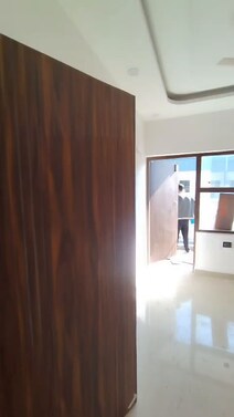Available for sale 
3bhk
Semi furnished 


