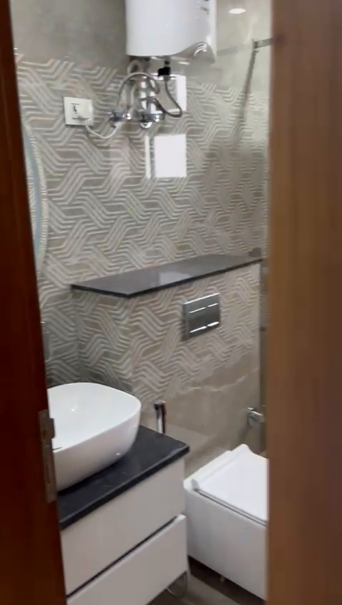 3BHK NEWLY CONSTRUCTED FULLY FURNISHED FLOOR AVAILABLE FOR RENT IN SECTOR 45 GURGAON 