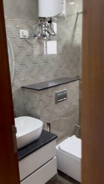 3BHK NEWLY CONSTRUCTED FULLY FURNISHED FLOOR AVAILABLE FOR RENT IN SECTOR 45 GURGAON 