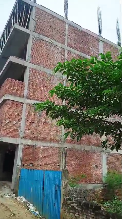 2bhk @42 lakh near Gaur city
