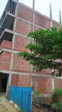 2bhk @42 lakh near Gaur city