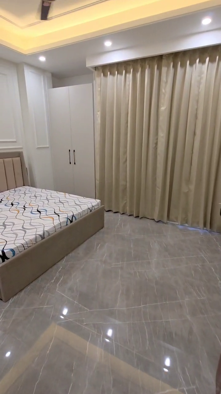 1BHK FULLY FURNISHED FLOOR AVAILABLE FOR RENT IN SECTOR 52
RENT 38K
9560205711