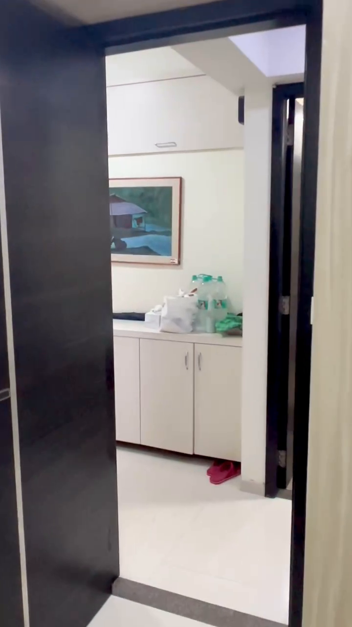 🏙️ 3BHK RESALE – PINNACOLO NX, MIRA ROAD (E)
✨ Premium 3BHK in a Very Prime Location!