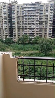 920sq.ft
2bhk 
Classic residency demand 69lakh
