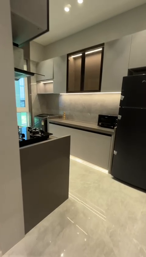 🏙️ Naya Nagar, Mira Road
A 42-storey landmark — where luxury meets elevation.
One address. Endless