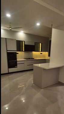 350sqyd Luxury builder floor.