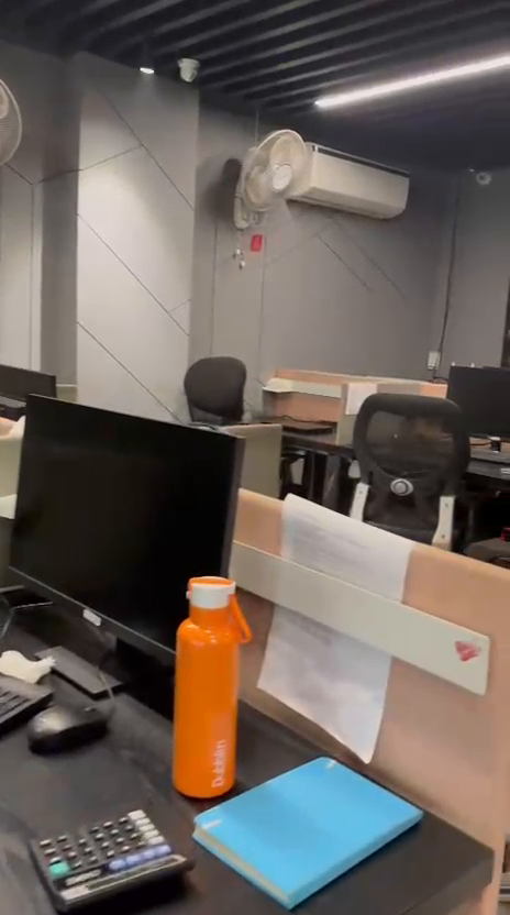 ✨ Office Space for Rent – Prime Kirti Nagar Location ✨

🏢 1800 sq. ft. Fully Furnished Office Space