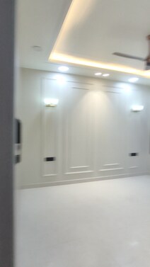 4BHK NEWLY BUILD-UP FLOOR AVAILABLE FOR SALE IN SECTOR 45 GURGAON NEAR METRO STATION 
9560205711