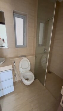 Oberoi Exqusite Goregaon East 3 Bhk on Rent semi Furnished Flat with luxury Anenities Rent 2lakh