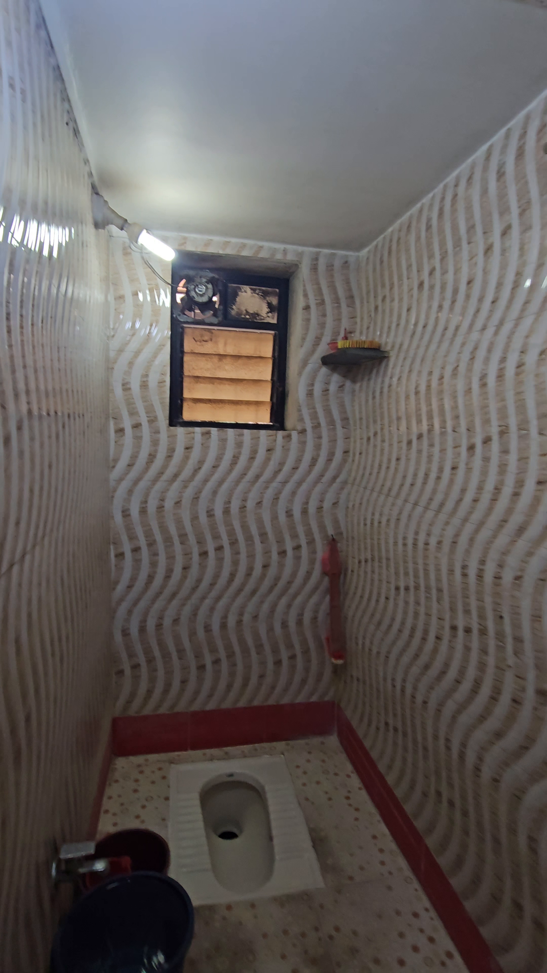 Sale small 1 BHK Resale Flat Nearby Station Dombivli West. Society is Conveyance.. price 31 Lac Neg.