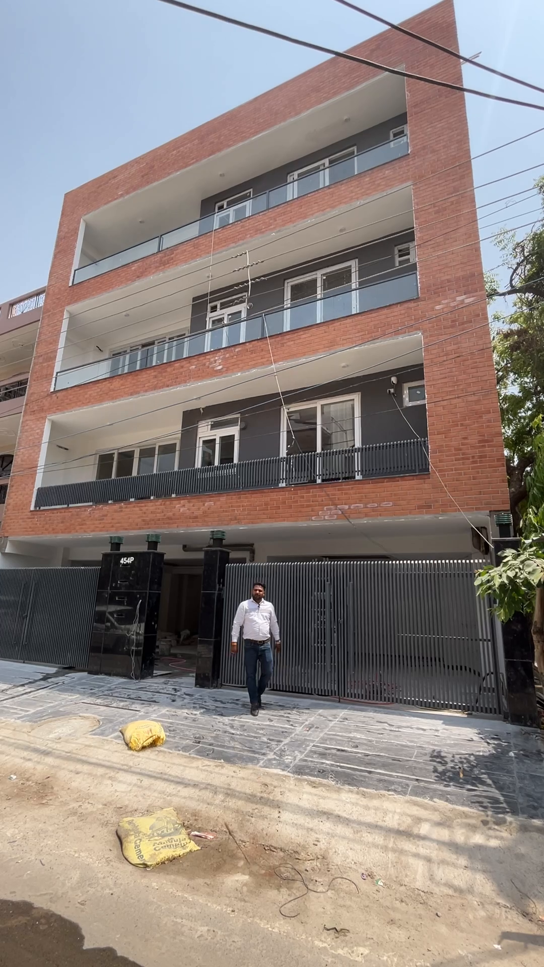 🏘️Sector 23 3 bhk builder floor 209 gaj Nearby HUDA market Price 2.50cr
Prime location (8744024627)