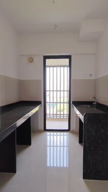 2.5 BHK AVAILABLE FOR SALE AT LODHA PALAVA DOWNTOWN 
PRICE - 75Lac