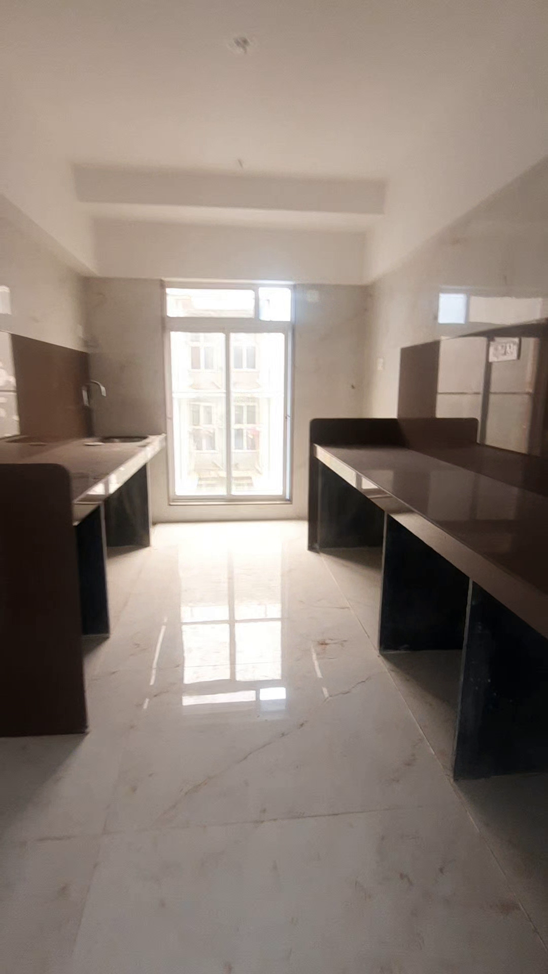 SPECIOUS 3BHK SALE 1050 SQFT CARPET NEW BLDG WITH OC RECEIVED CLOSE TO DN NAGAR METRO 📞