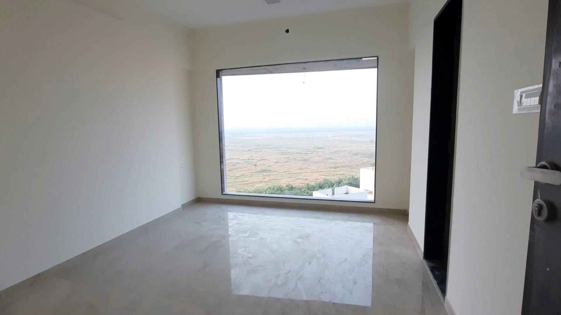 3BHK SALE NEARING POSSESSION CLOSE TO LOKHANDWALA BACK RD ANDHERI W. 📞 AKSHARA ESTATE