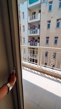 3 bhk available for rent & Sale Emaar palm hills sector 77