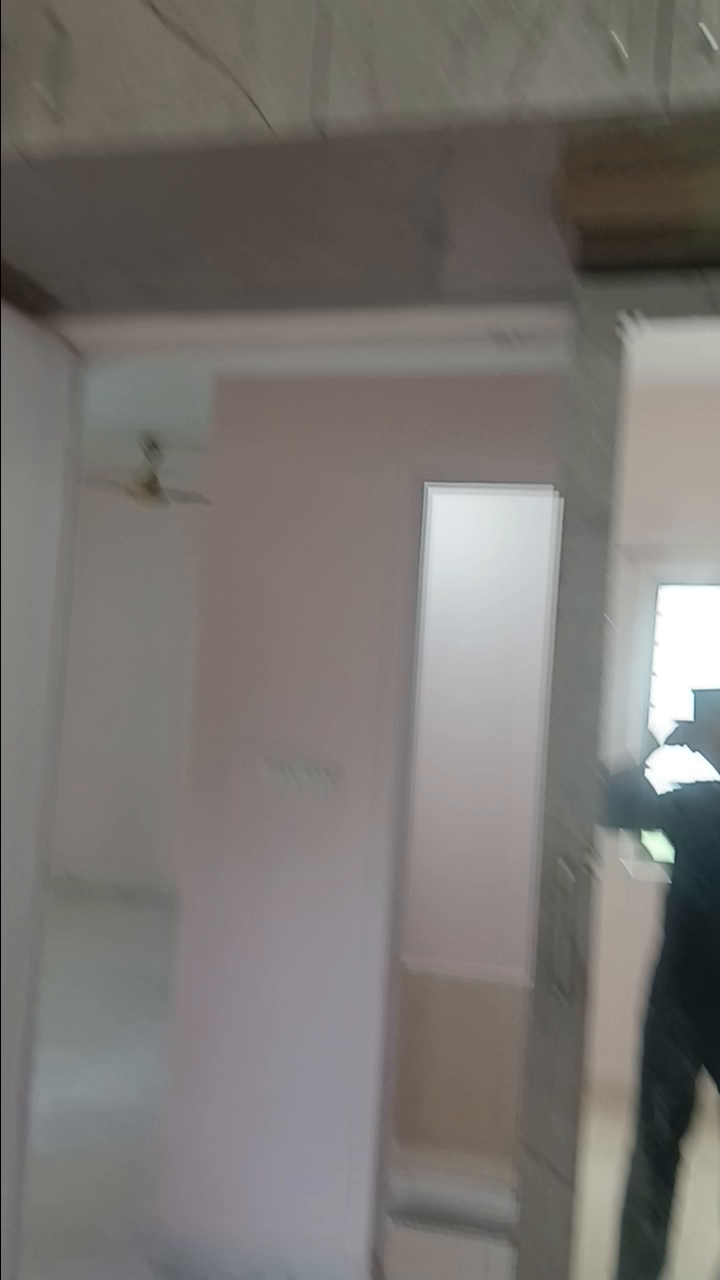 2 bhk Semi Furnished flat available for rent in Gomti Enclave