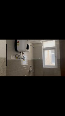 2bhk flat available for rent 
In Secter 93 signature global archaed 