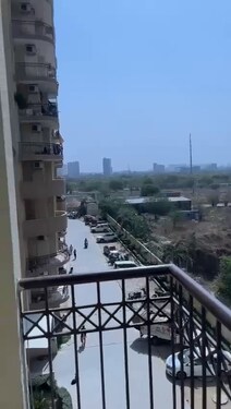 Noida Extension Sec. 12, 2bhk + 2 Toilets, 1030sqft
Ready to move flat. 4th floor, Just 68.50 lac 
