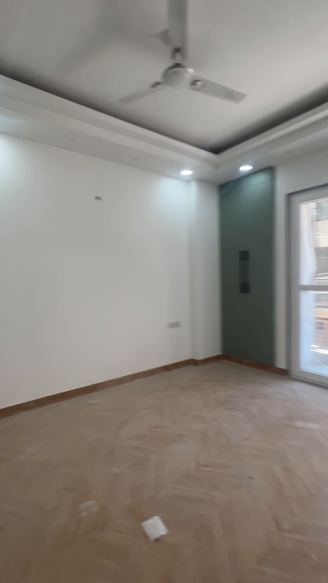 Ready to move 3bhk 1st floor just 1.15 with all facilities prime location Vasant kunj enclave.