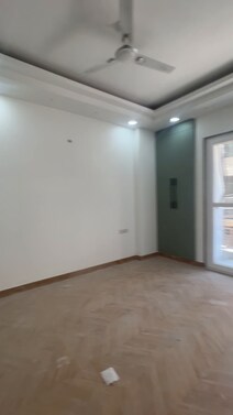 Ready to move 3bhk 1st floor just 1.15 with all facilities prime location Vasant kunj enclave.