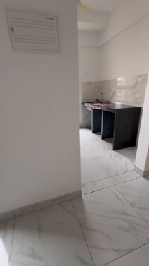 Raymond tenx : Thane    New or Previously owned flat available for rent or sale 
Price for sale 1 cr ( negotiable)