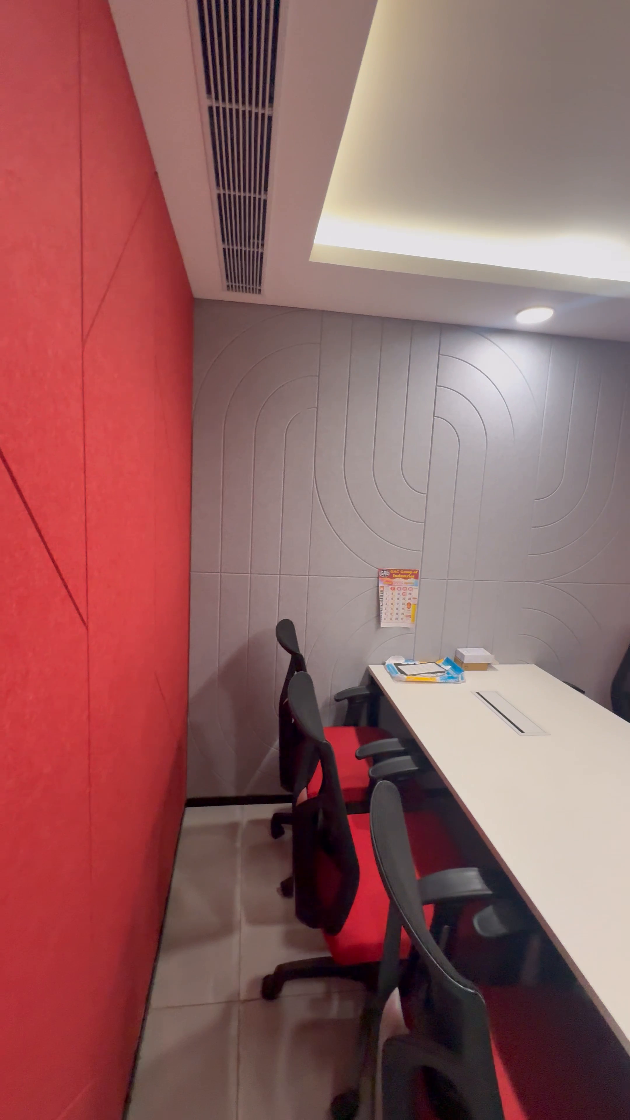 Area :- 1000 sq ft fully furnished 