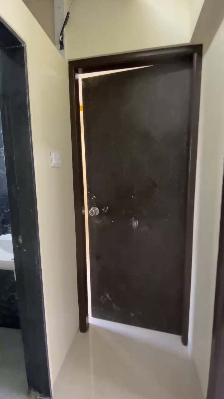 2 BHK 68 LACS  CARPET 750