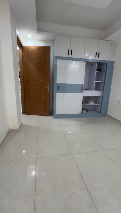194 sq yd/4bhk/4T/Car Parkig/Price-1.35 cr