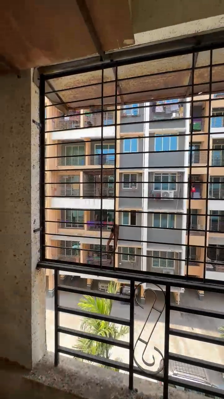 Prime location badlapur east katrap
Rent-6500
Diposit -30000
Market area near by 